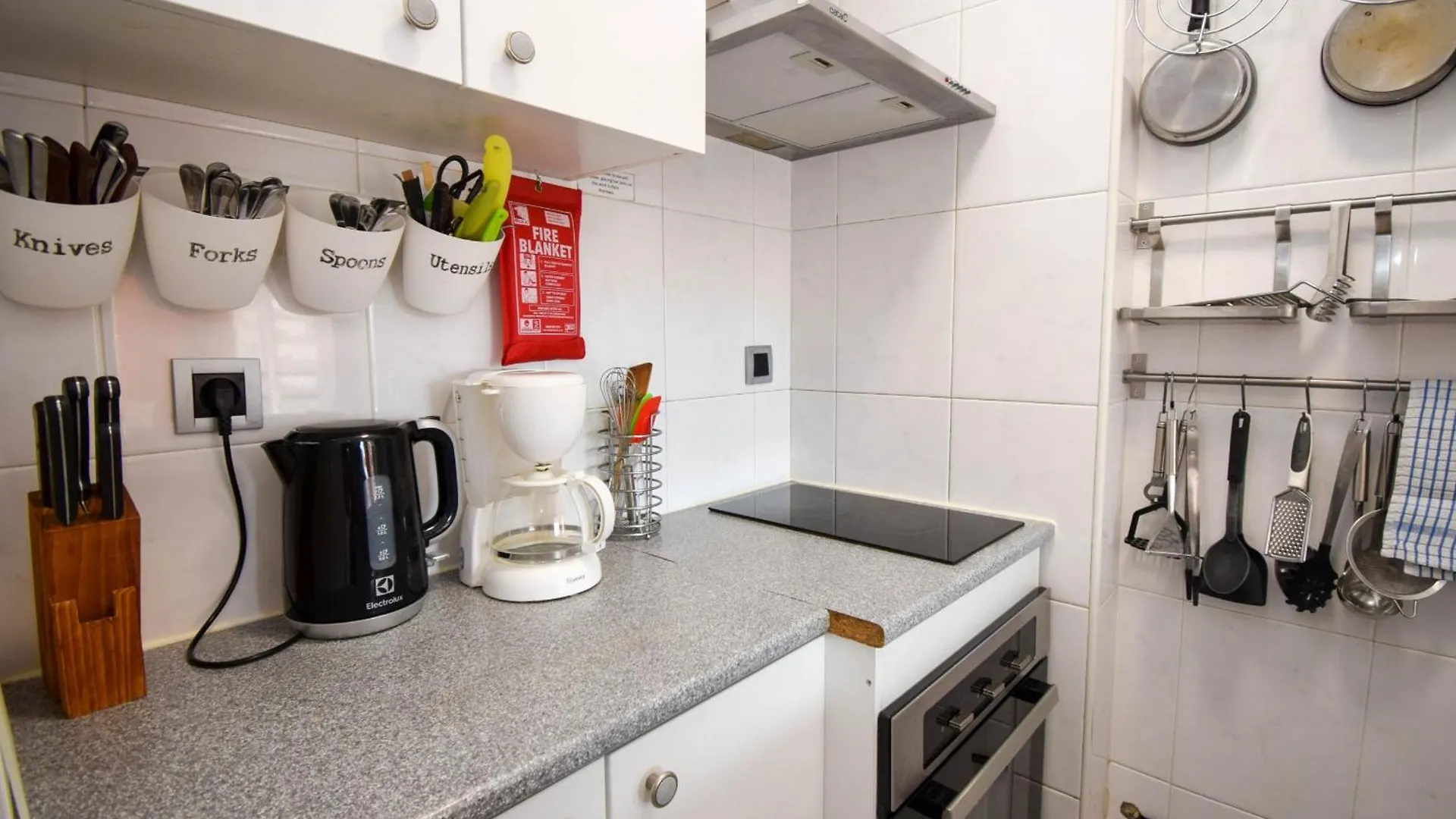 Ref 228 Apartamento De 1 Dormitorio Con Vistas Al Mar En Primera Linea De Playa En Los Boliches Fuengirola